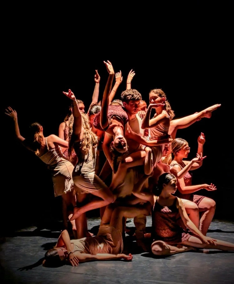 spectacle fin annee pom pom pom du forum danse 2025