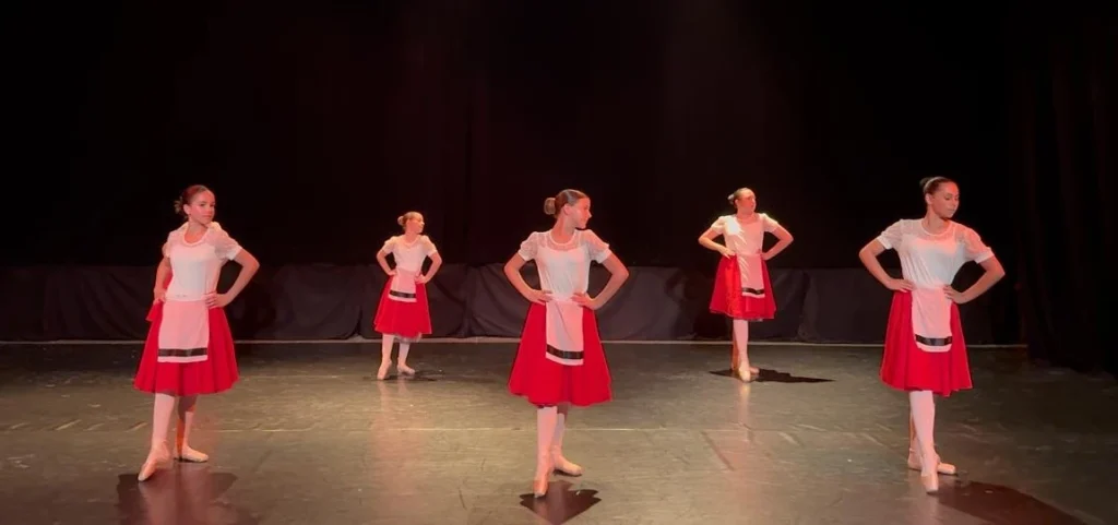 spectacle fin annee pom pom pom du forum danse 2025